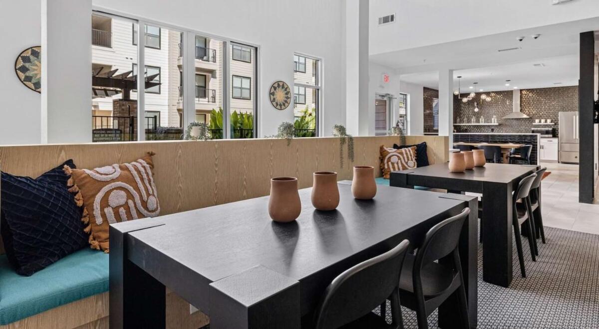 Modern 2B Near Downtown With Pool And Cozy King Beds Austin Exterior foto