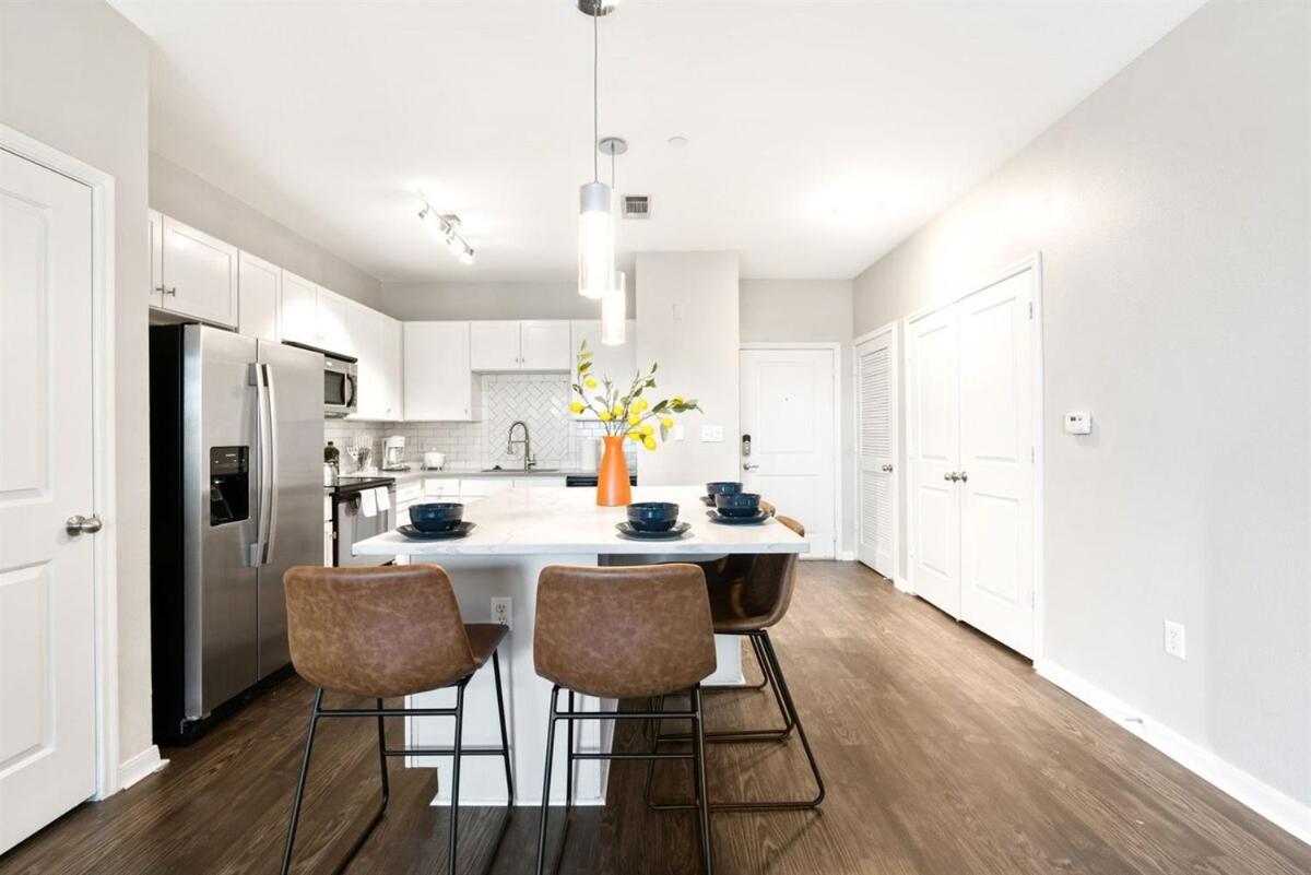 Modern 2B Near Downtown With Pool And Cozy King Beds Austin Exterior foto