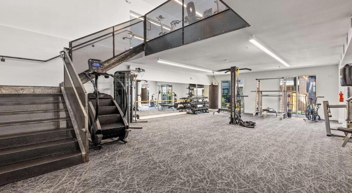 Modern 2B Near Downtown With Pool And Cozy King Beds Austin Exterior foto